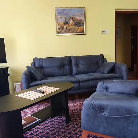 Roxana Apartment *